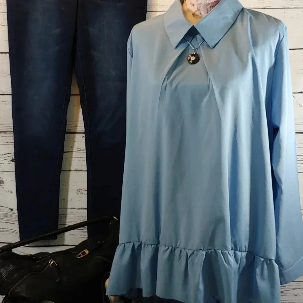 Women's Blouse - Picture 8 of 9